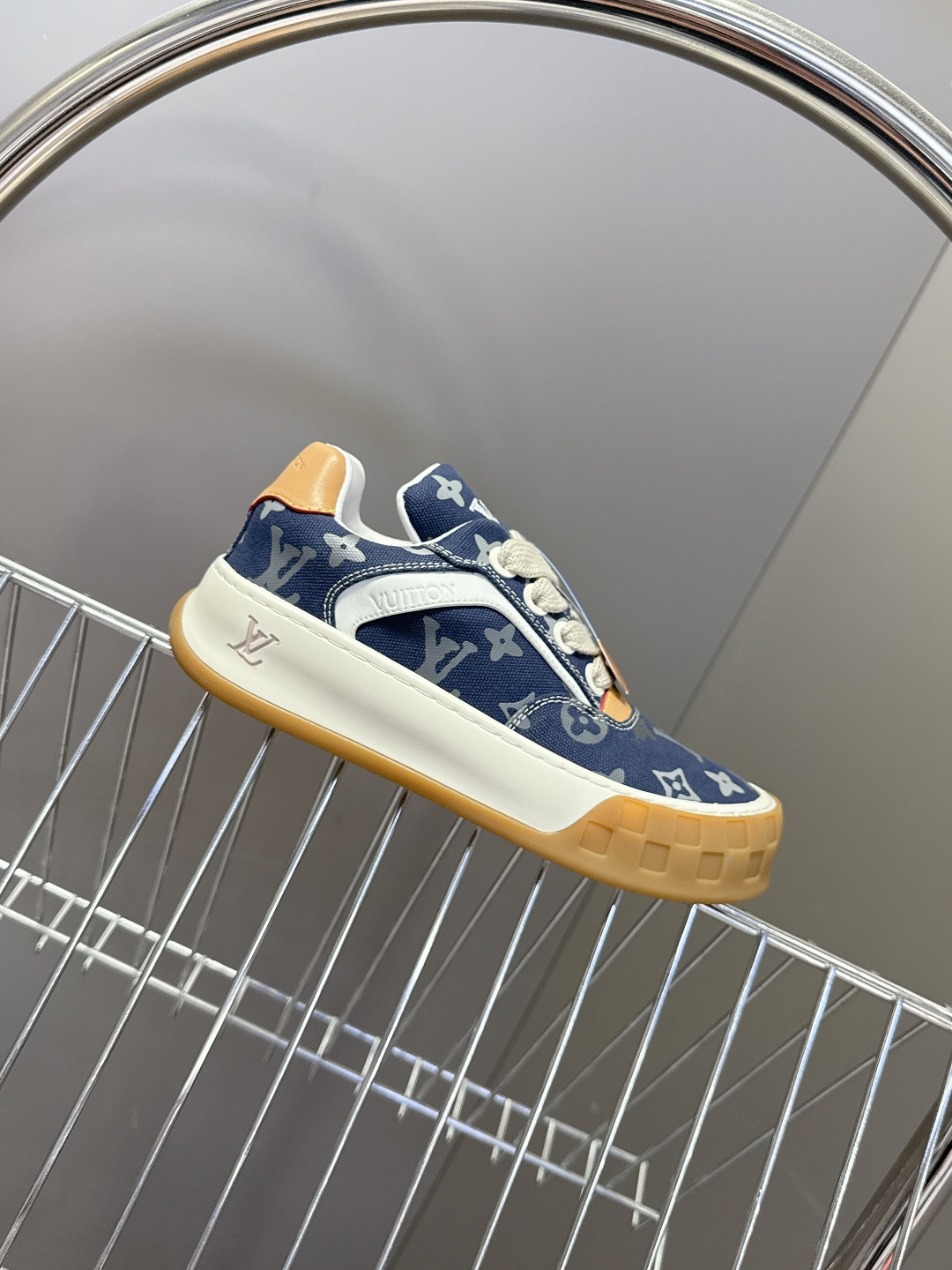 Louis Vuitton 路易威登最新情侣款 饼干鞋休闲鞋    超多明星时尚博主种草 原版购入开发 