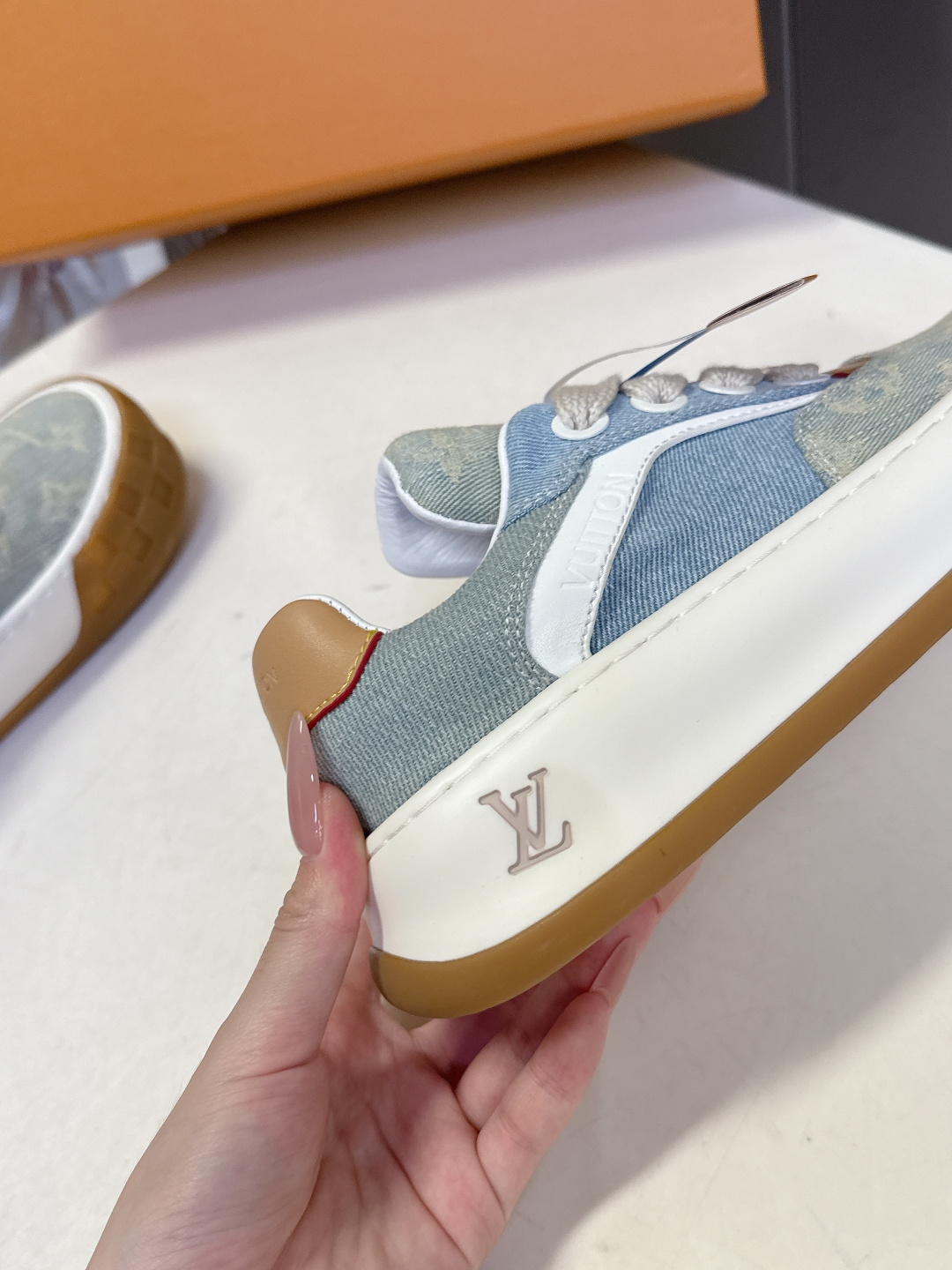 Louis Vuitton 路易威登最新情侣款 饼干鞋休闲鞋    超多明星时尚博主种草 原版购入开发 