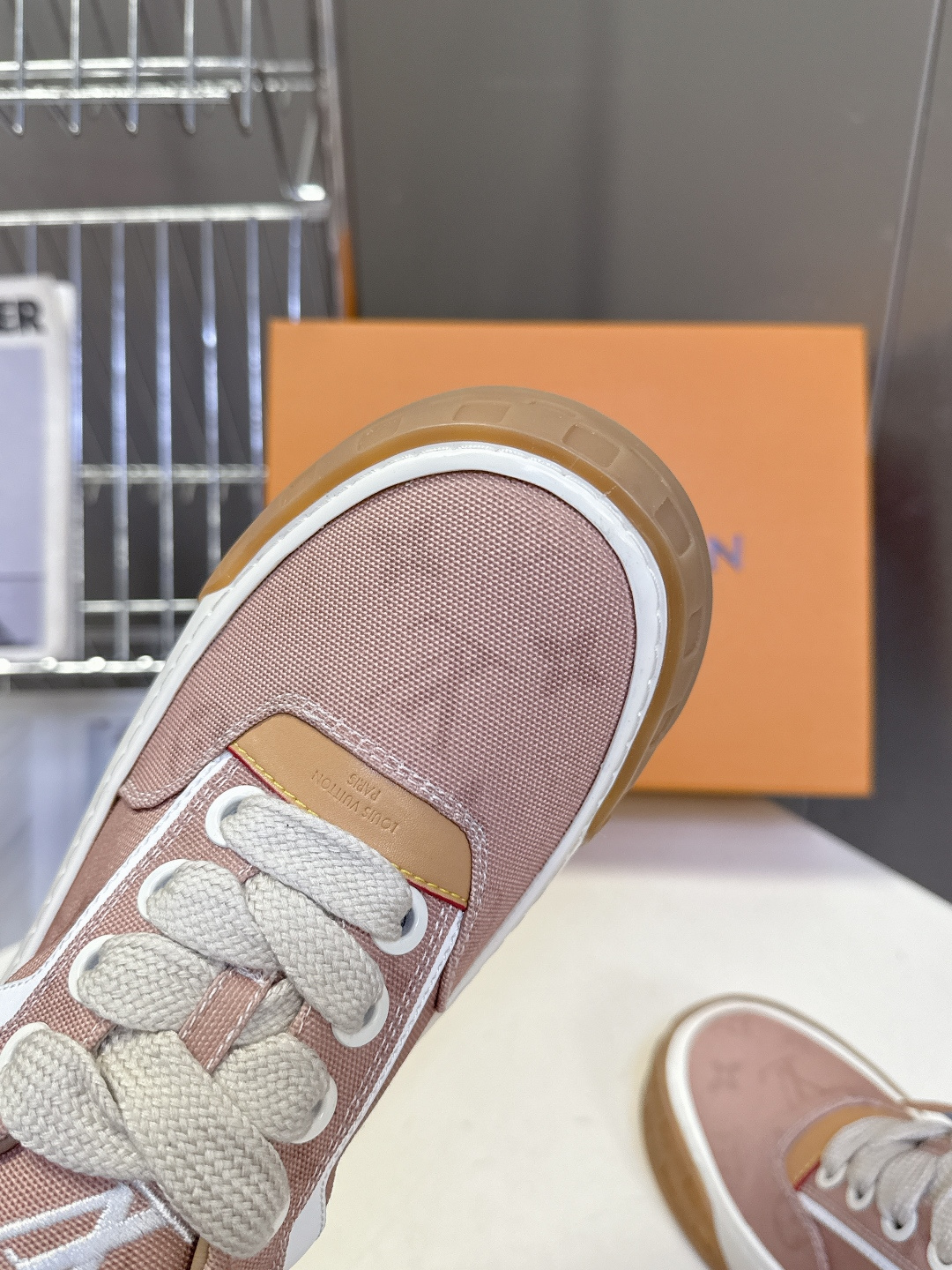 Louis Vuitton 路易威登最新情侣款 饼干鞋休闲鞋    超多明星时尚博主种草 原版购入开发 