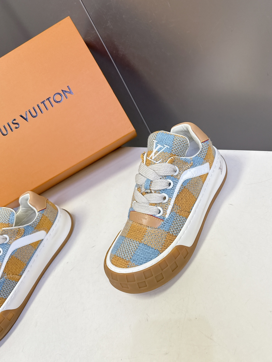 Louis Vuitton 路易威登最新情侣款 饼干鞋休闲鞋    超多明星时尚博主种草 原版购入开发 