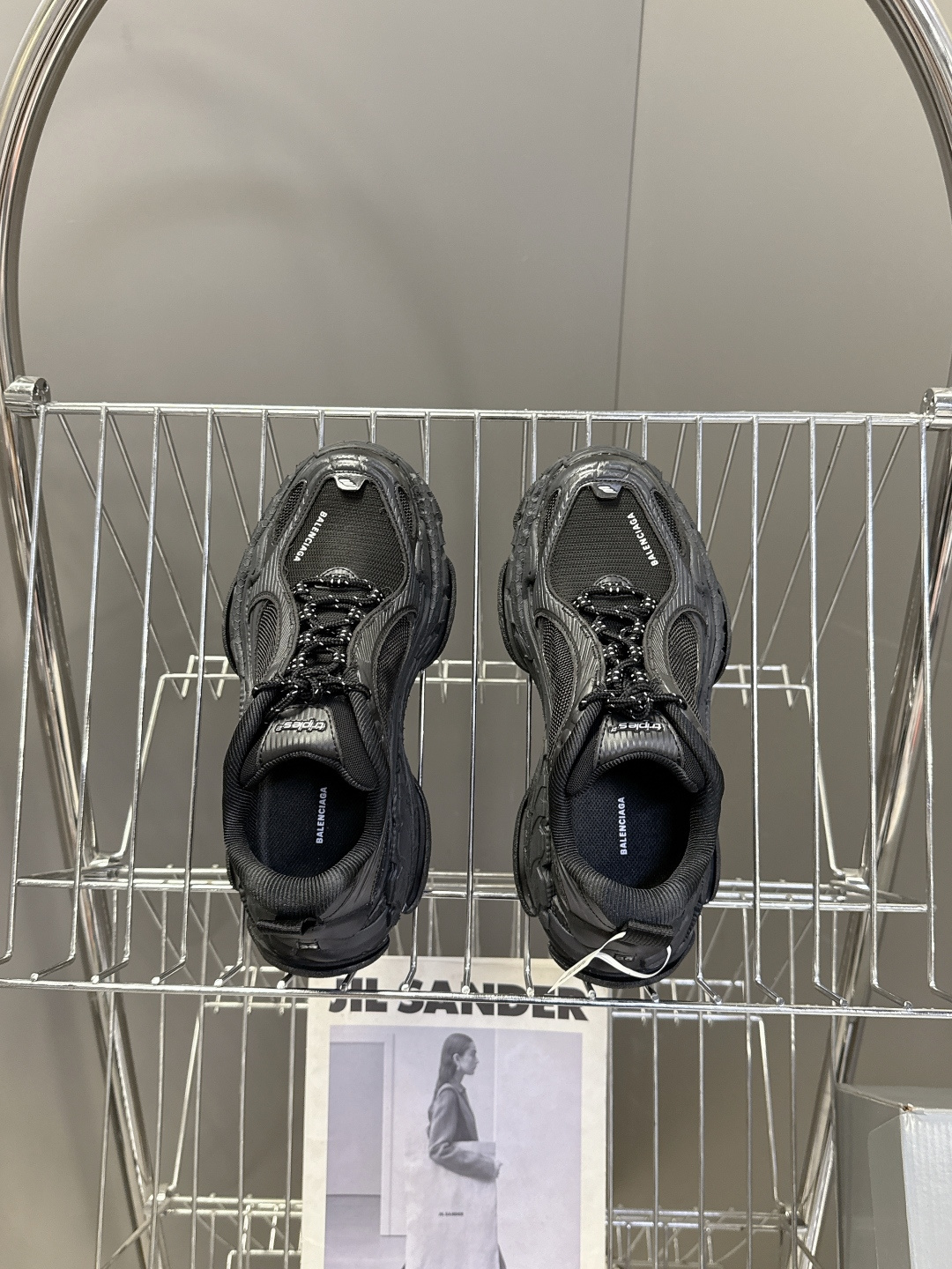 巴黎世家Balenciaga春夏最新情侣款Triple S.2 老爹鞋超多明星网红种草 鞋身由68个独立