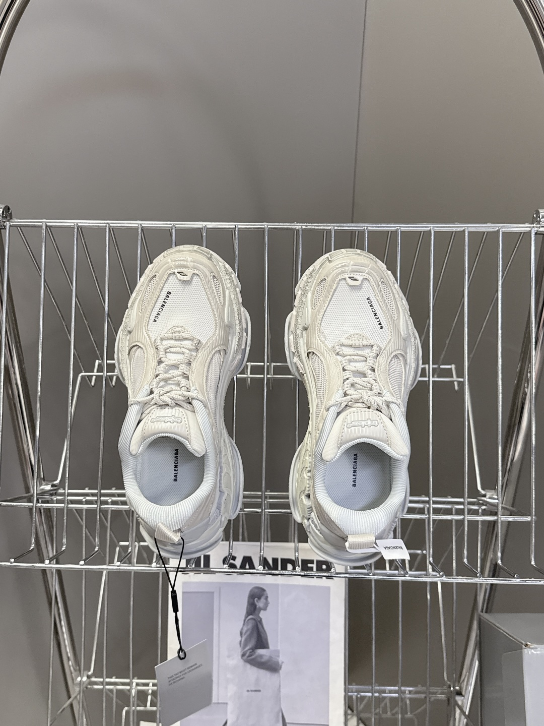 巴黎世家Balenciaga春夏最新情侣款Triple S.2 老爹鞋超多明星网红种草 鞋身由68个独立