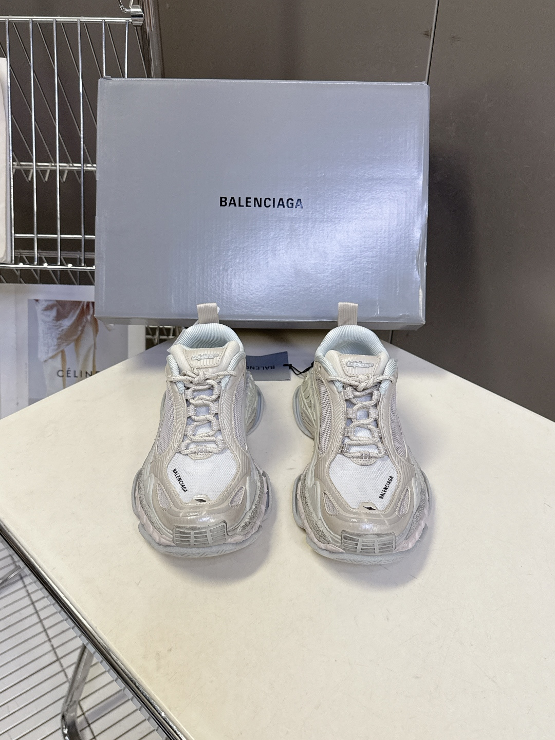 巴黎世家Balenciaga春夏最新情侣款Triple S.2 老爹鞋超多明星网红种草 鞋身由68个独立