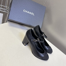 香奈儿Chanel经典玛丽珍粗跟单鞋超多明星网红种草 延续了香奈儿经典的设计 鞋头品牌logo双C压纹辨 香奈儿Chanel经典玛丽珍粗跟单鞋超多明星网红种草 延续了香奈儿经典的设计 鞋头品牌logo双C压纹辨