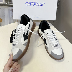 Off-White春夏最新情侣款休闲鞋 德训鞋超多明星网红种草 复古德训鞋型 麂皮+帆布拼接鞋面搭配生胶 Off-White春夏最新情侣款休闲鞋 德训鞋超多明星网红种草 复古德训鞋型 麂皮+帆布拼接鞋面搭配生胶