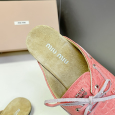 MiuMiu缪缪2026春夏最新款 豆豆鞋 MiuMiu缪缪2026春夏最新款 豆豆鞋