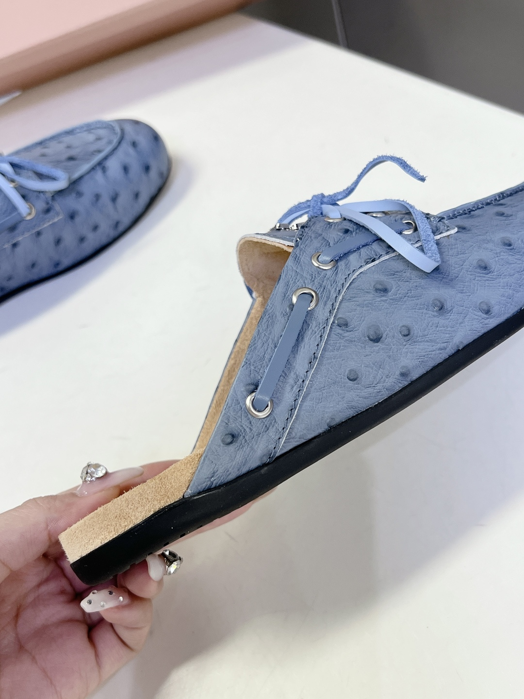 MiuMiu缪缪2026春夏最新款 豆豆鞋 MiuMiu缪缪2026春夏最新款 豆豆鞋