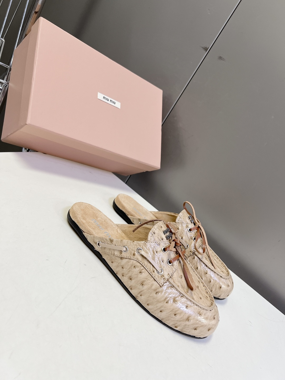 MiuMiu缪缪2026春夏最新款 豆豆鞋 MiuMiu缪缪2026春夏最新款 豆豆鞋