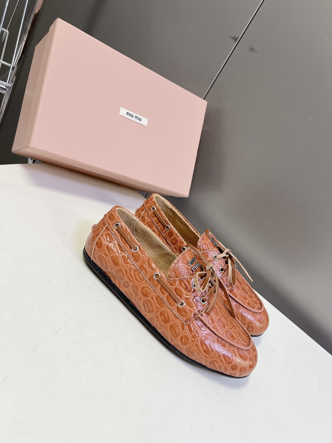 MiuMiu缪缪2026春夏最新款 豆豆鞋 MiuMiu缪缪2026春夏最新款 豆豆鞋
