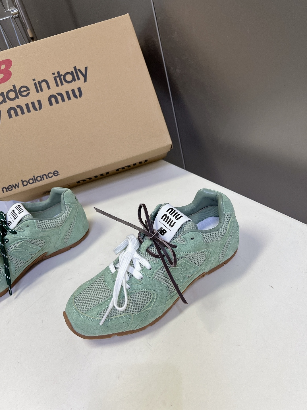 Miu Miu✖️New Balance 联名系列运动鞋、各大品牌都热衷于跨界联名、缪缪这次联名诚意满满