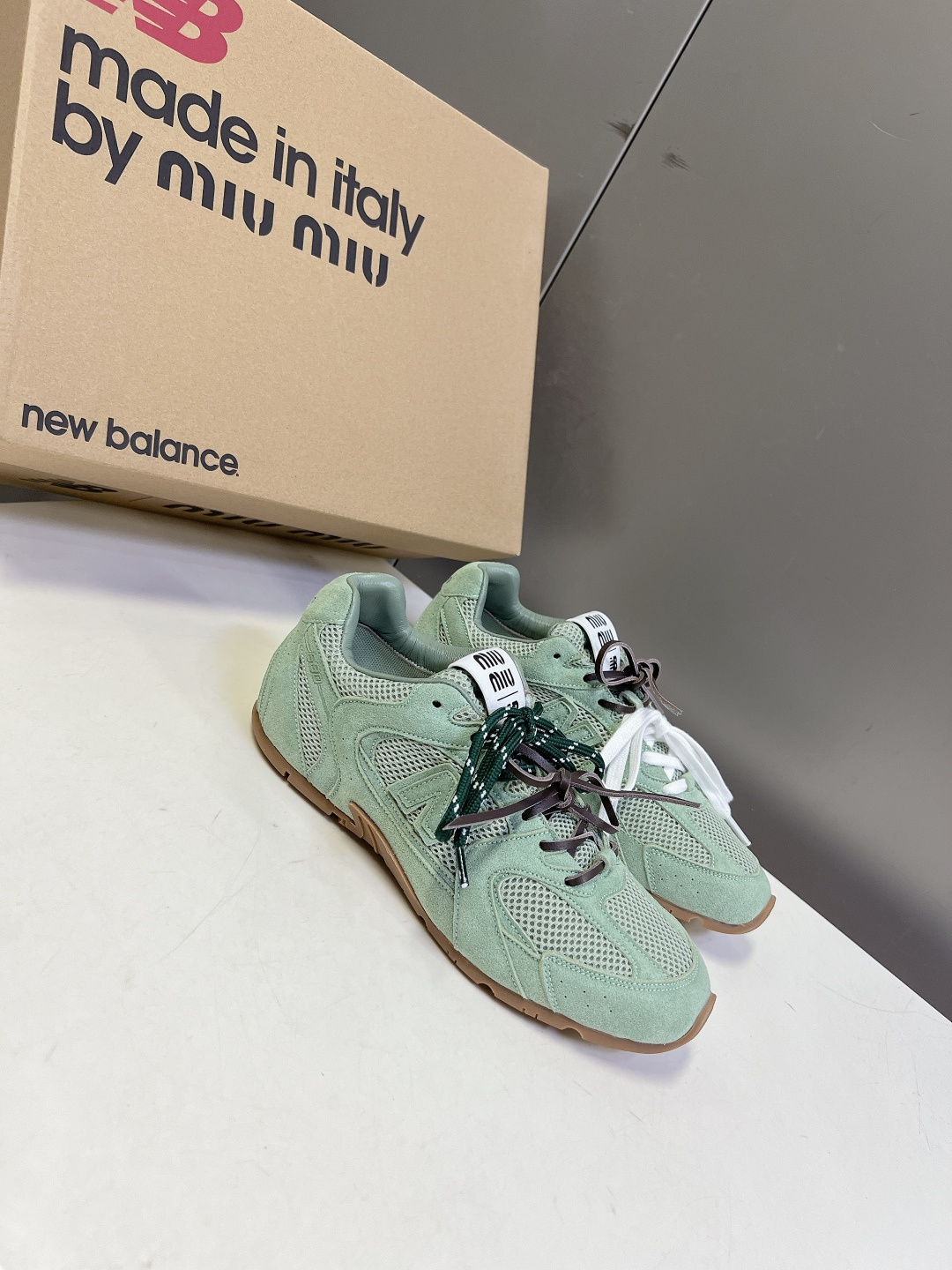 Miu Miu✖️New Balance 联名系列运动鞋、各大品牌都热衷于跨界联名、缪缪这次联名诚意满满