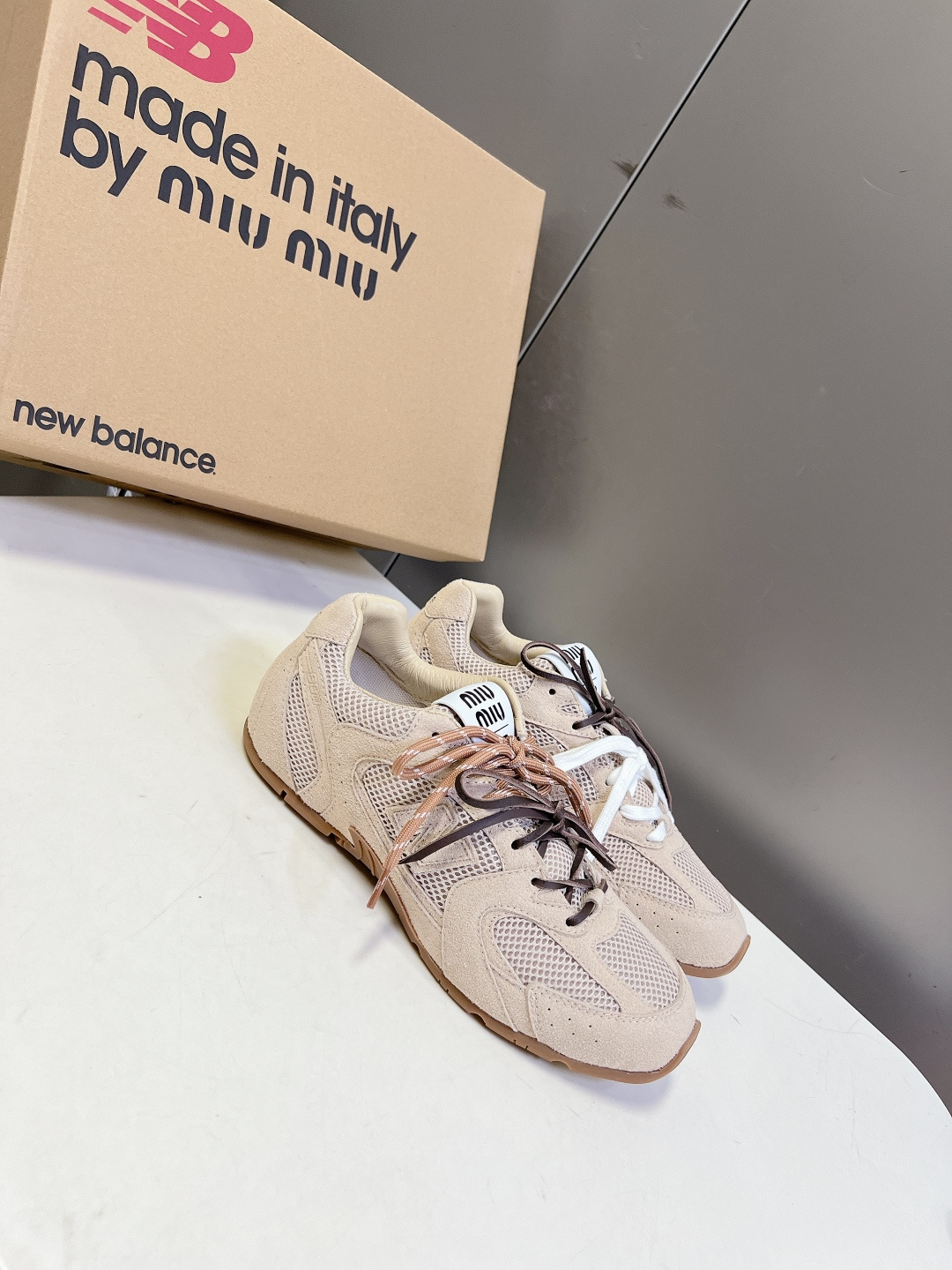 Miu Miu✖️New Balance 联名系列运动鞋、各大品牌都热衷于跨界联名、缪缪这次联名诚意满满