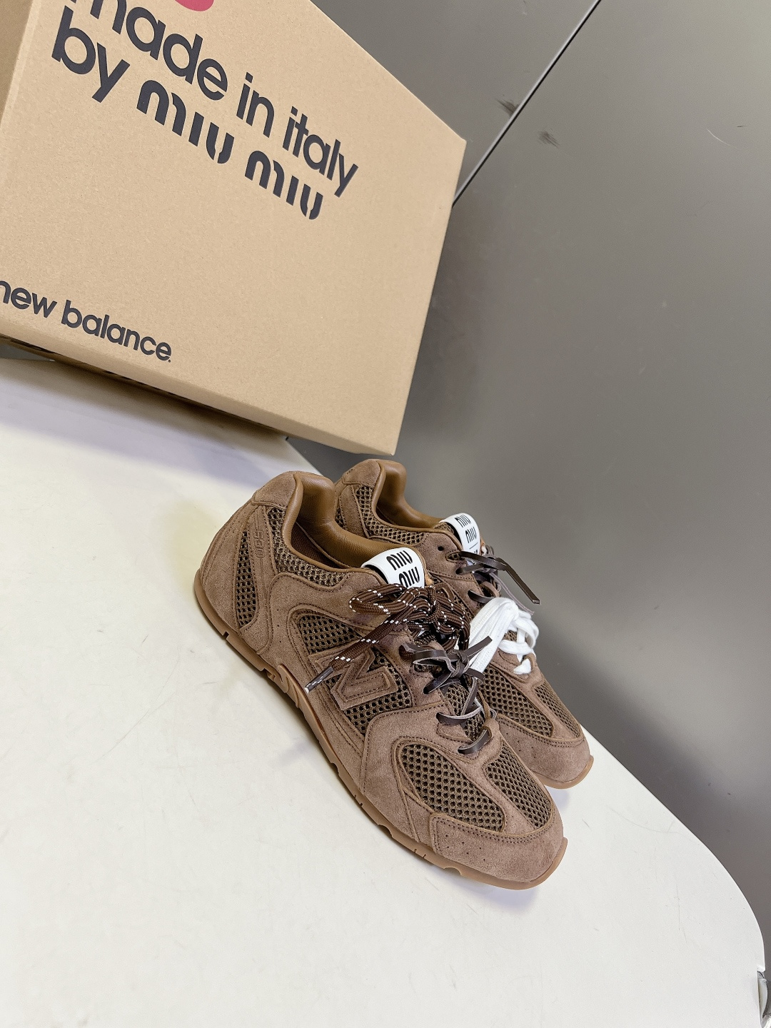 Miu Miu✖️New Balance 联名系列运动鞋、各大品牌都热衷于跨界联名、缪缪这次联名诚意满满