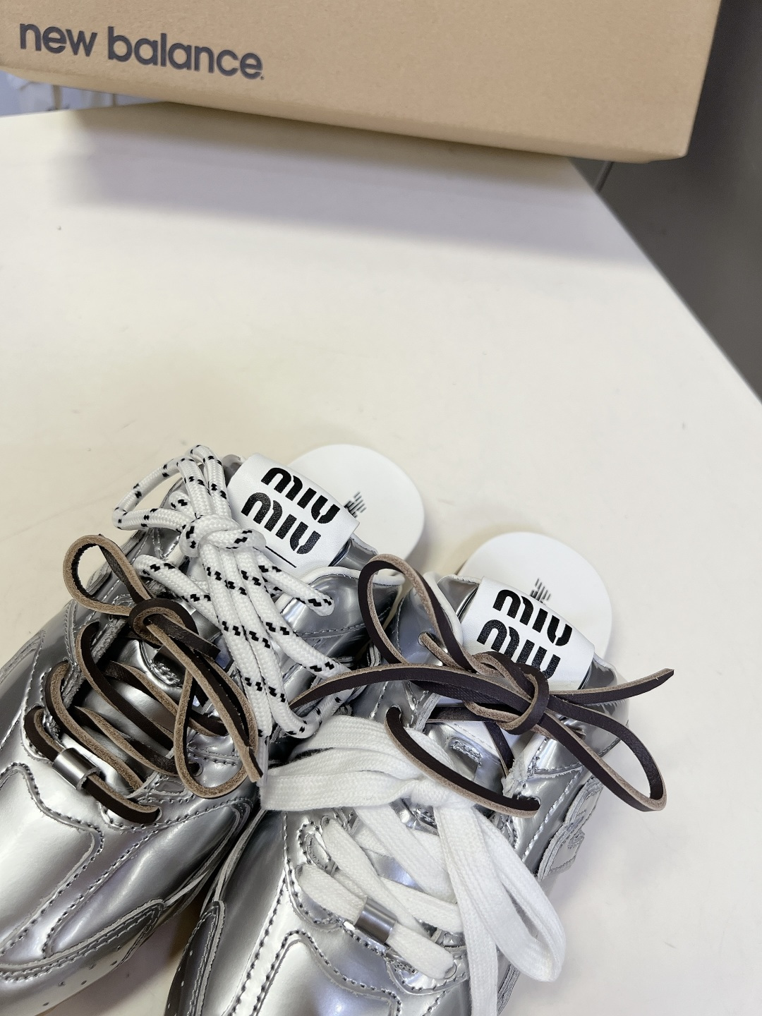 Miu Miu✖️New Balance 联名系列运动鞋、各大品牌都热衷于跨界联名、缪缪这次联名诚意满满