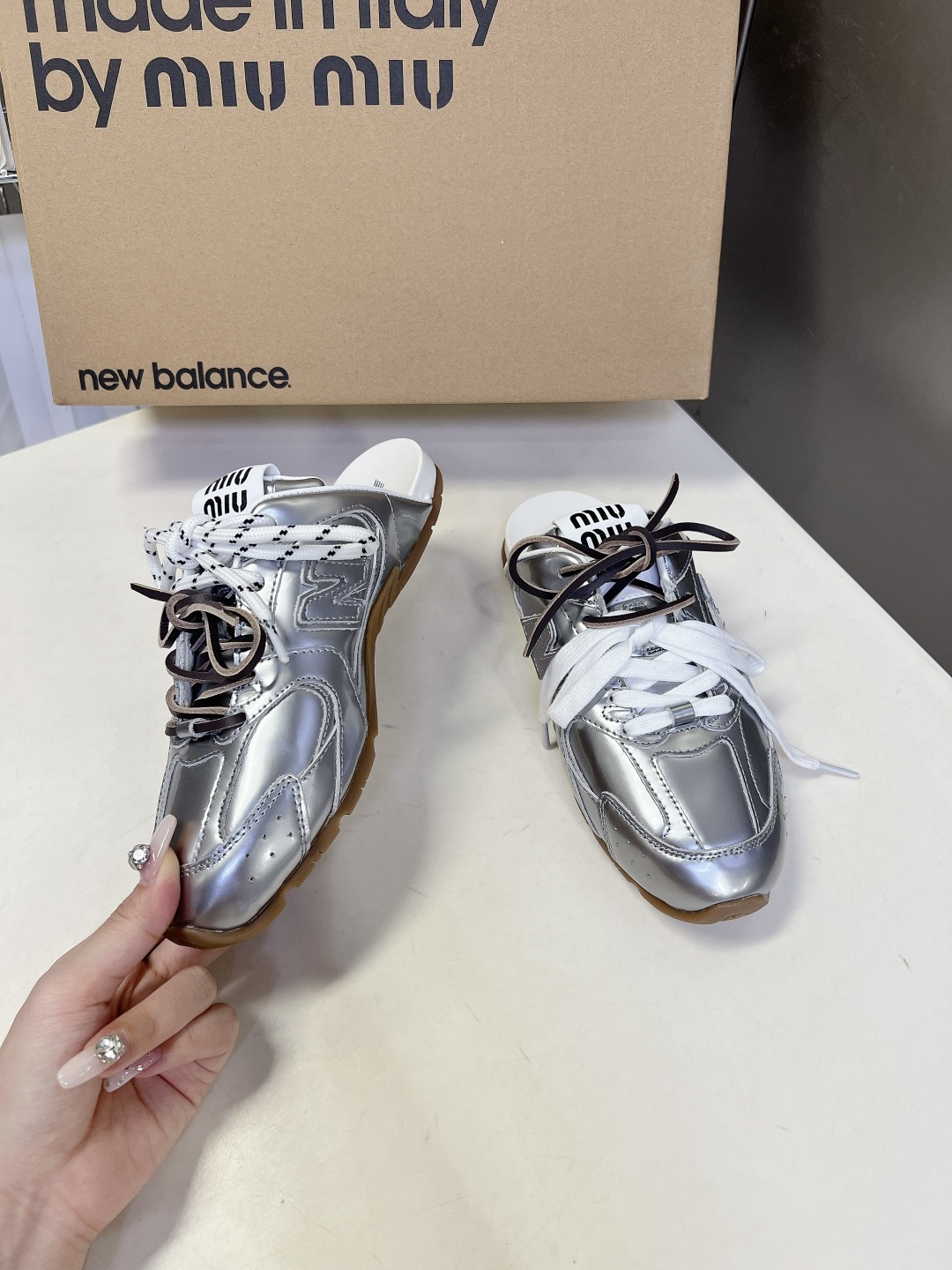 Miu Miu✖️New Balance 联名系列运动鞋、各大品牌都热衷于跨界联名、缪缪这次联名诚意满满
