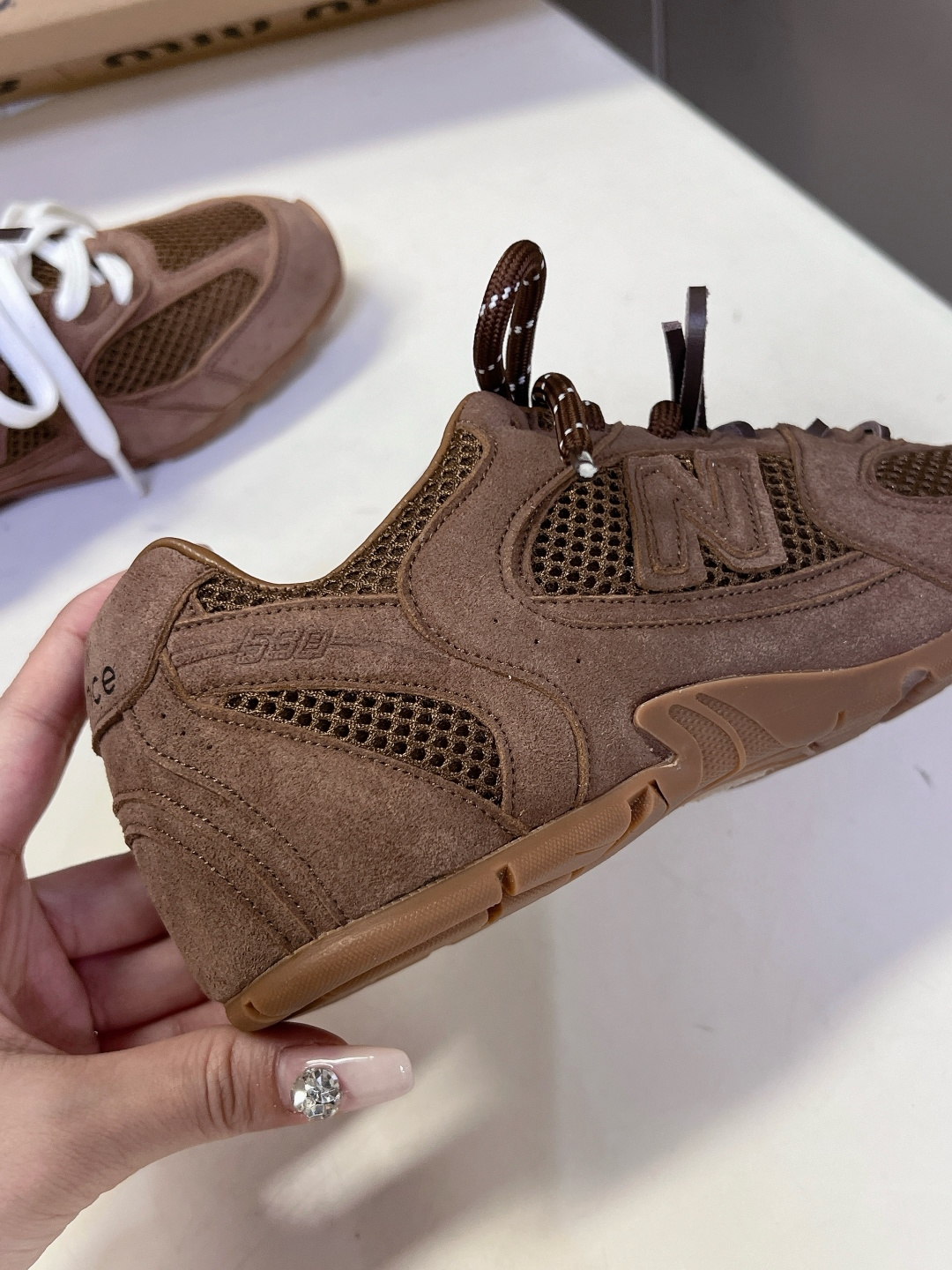 Miu Miu✖️New Balance 联名系列运动鞋、各大品牌都热衷于跨界联名、缪缪这次联名诚意满满