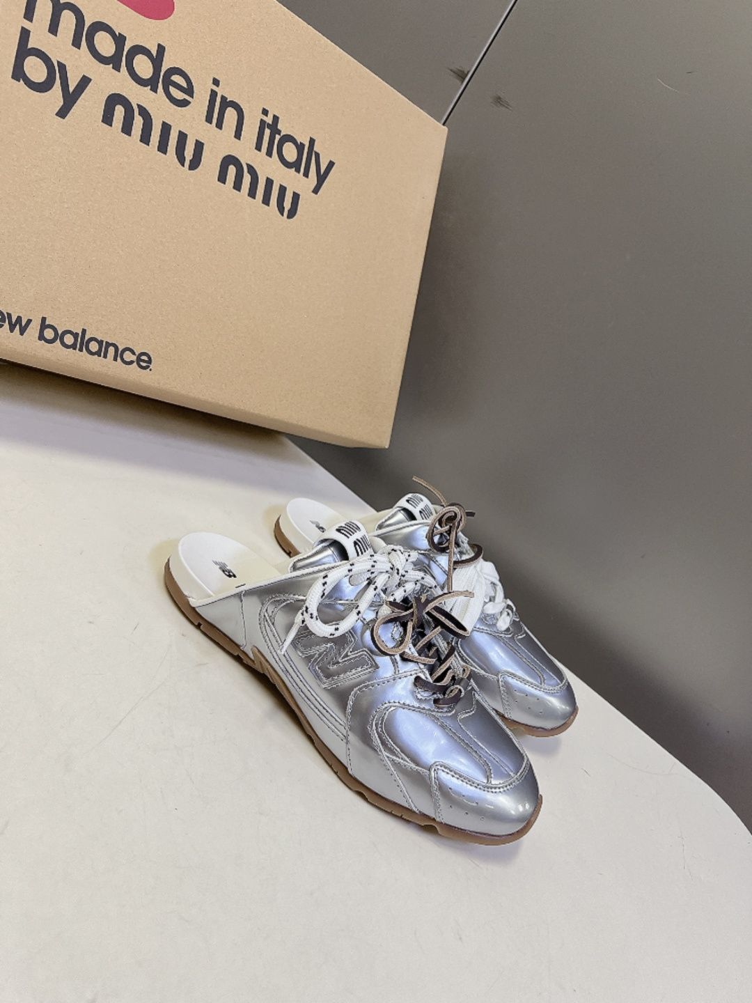 Miu Miu✖️New Balance 联名系列运动鞋、各大品牌都热衷于跨界联名、缪缪这次联名诚意满满