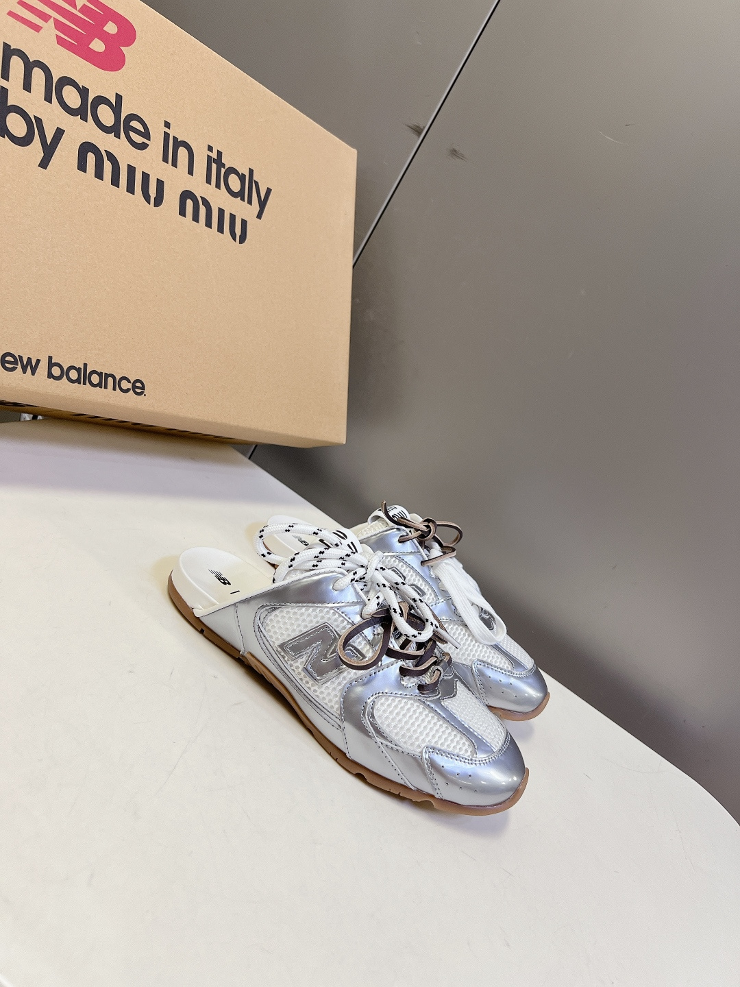 Miu Miu✖️New Balance 联名系列运动鞋、各大品牌都热衷于跨界联名、缪缪这次联名诚意满满