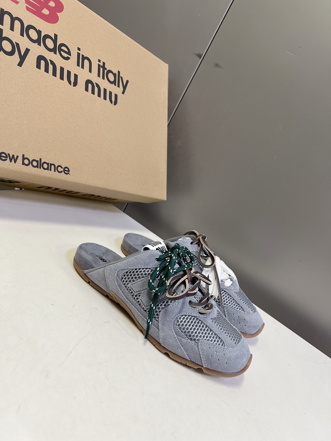 Miu Miu✖️New Balance 联名系列运动鞋、各大品牌都热衷于跨界联名、缪缪这次联名诚意满满
