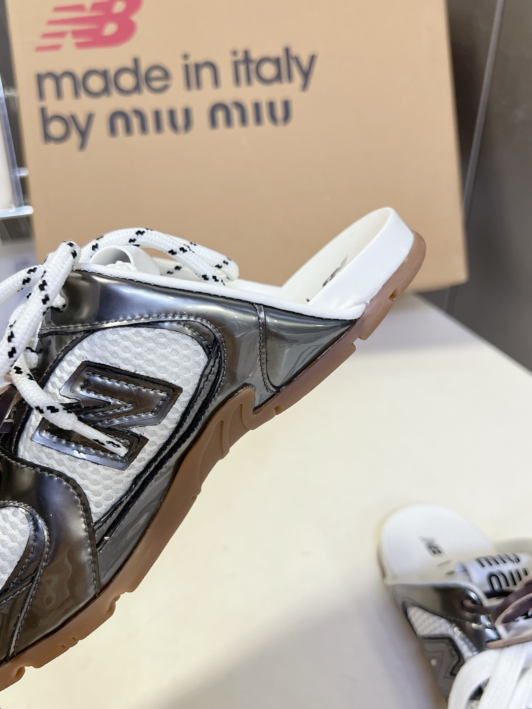 Miu Miu✖️New Balance 联名系列运动鞋、各大品牌都热衷于跨界联名、缪缪这次联名诚意满满