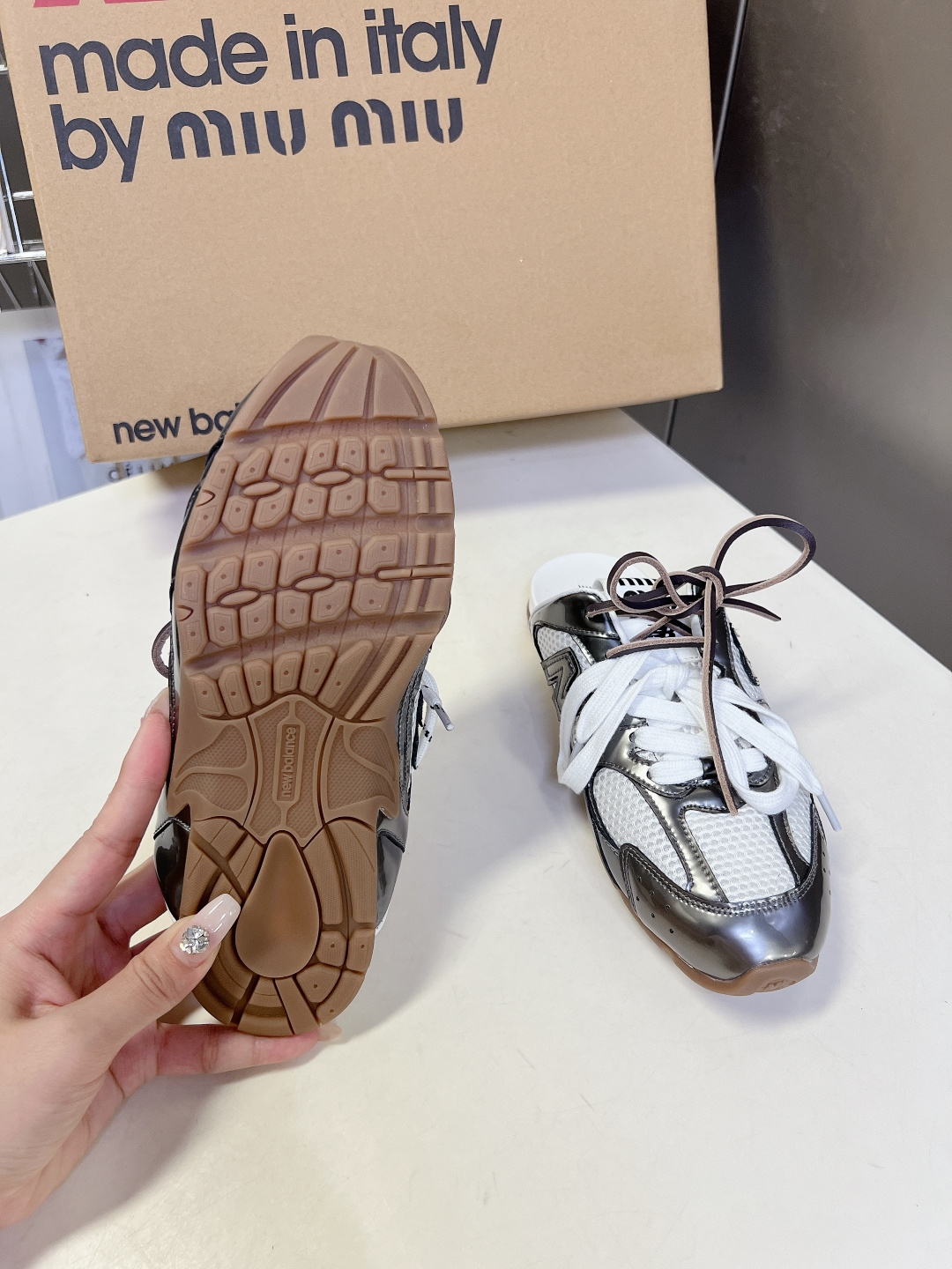 Miu Miu✖️New Balance 联名系列运动鞋、各大品牌都热衷于跨界联名、缪缪这次联名诚意满满