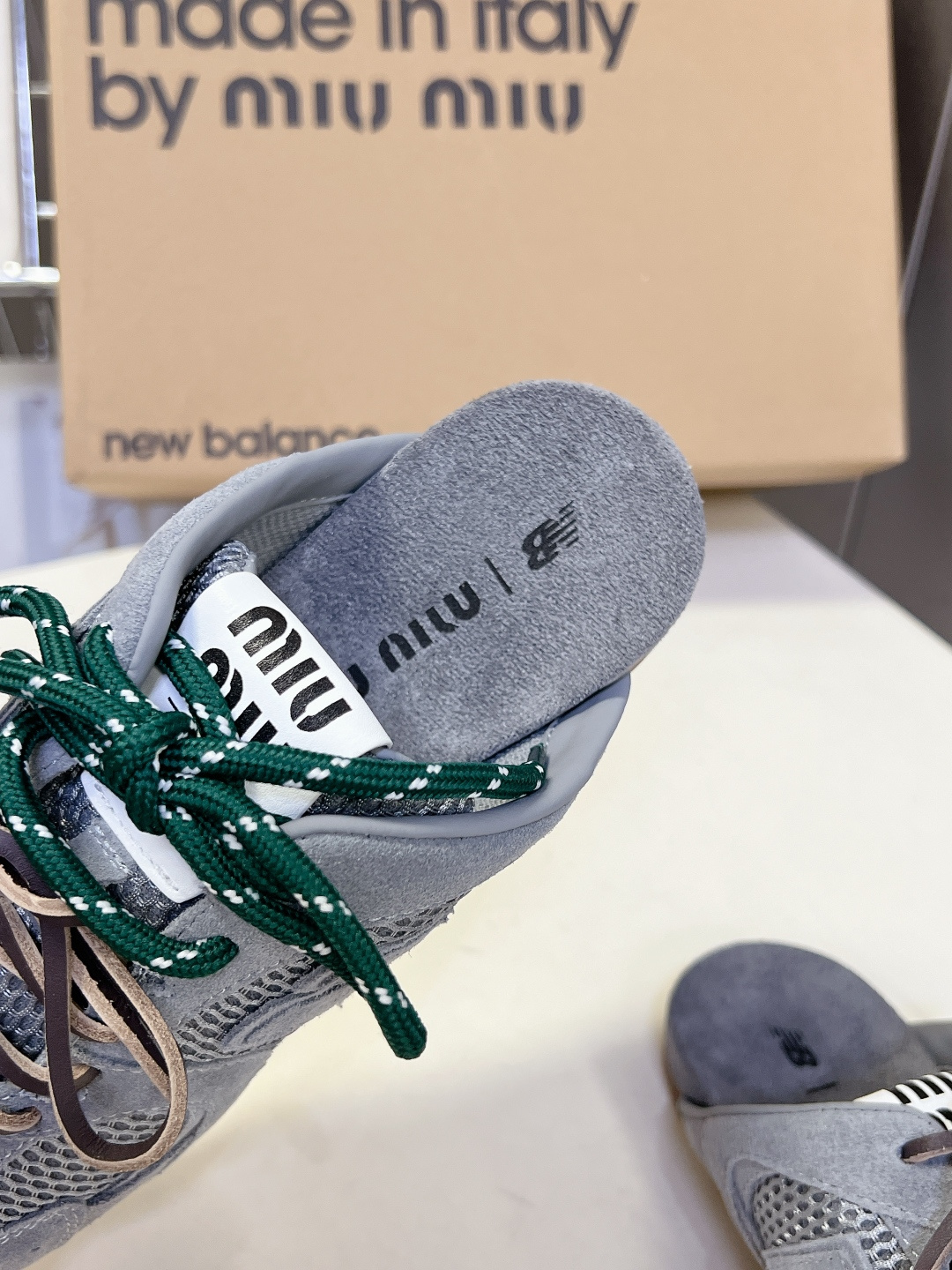 Miu Miu✖️New Balance 联名系列运动鞋、各大品牌都热衷于跨界联名、缪缪这次联名诚意满满