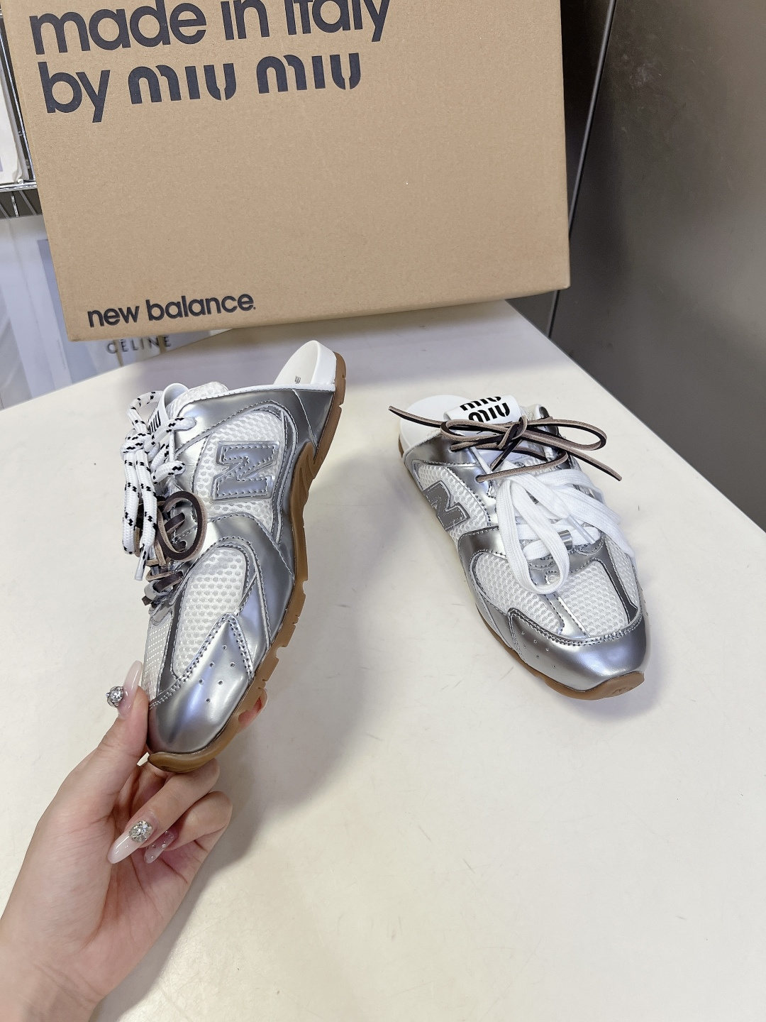 Miu Miu✖️New Balance 联名系列运动鞋、各大品牌都热衷于跨界联名、缪缪这次联名诚意满满