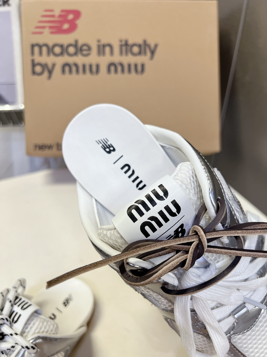Miu Miu✖️New Balance 联名系列运动鞋、各大品牌都热衷于跨界联名、缪缪这次联名诚意满满