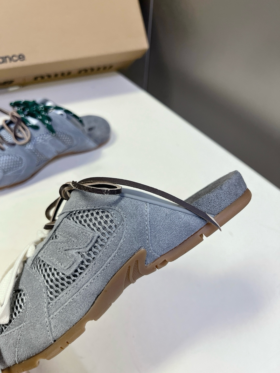 Miu Miu✖️New Balance 联名系列运动鞋、各大品牌都热衷于跨界联名、缪缪这次联名诚意满满