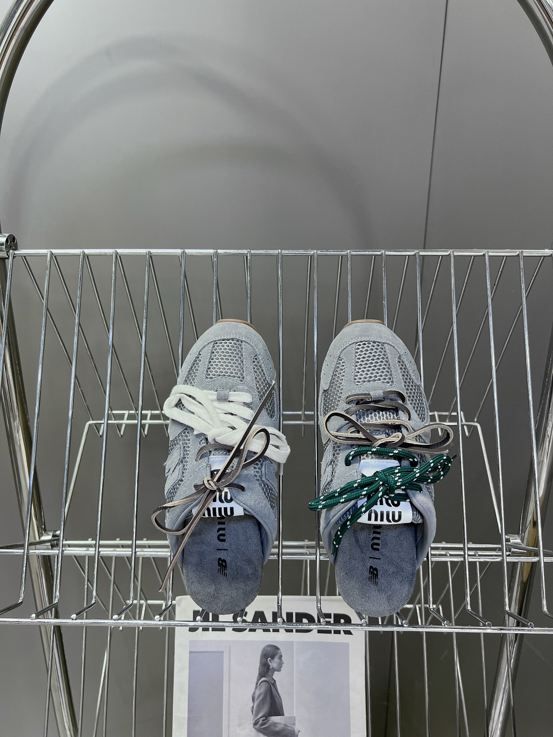 Miu Miu✖️New Balance 联名系列运动鞋、各大品牌都热衷于跨界联名、缪缪这次联名诚意满满