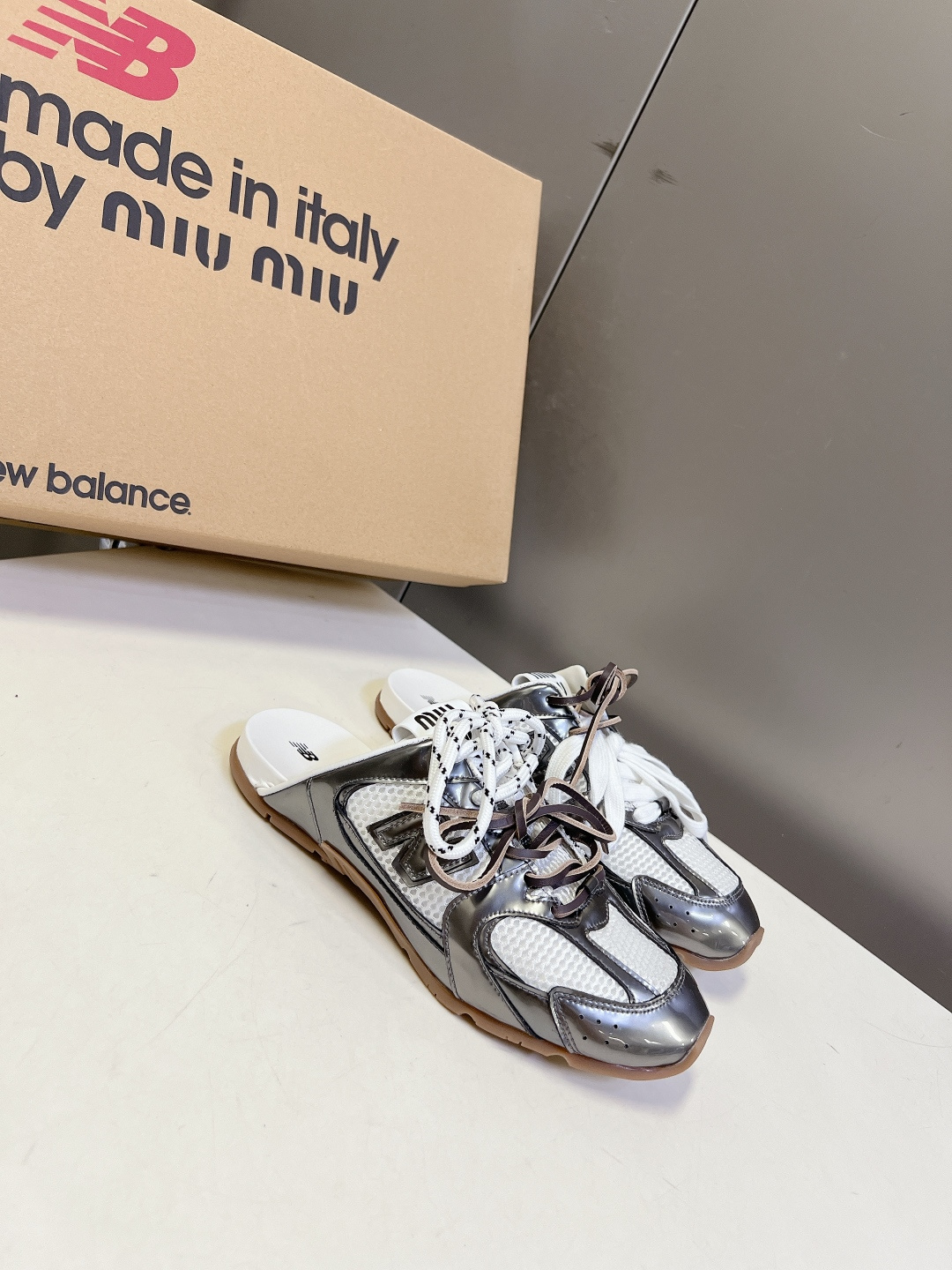 Miu Miu✖️New Balance 联名系列运动鞋、各大品牌都热衷于跨界联名、缪缪这次联名诚意满满