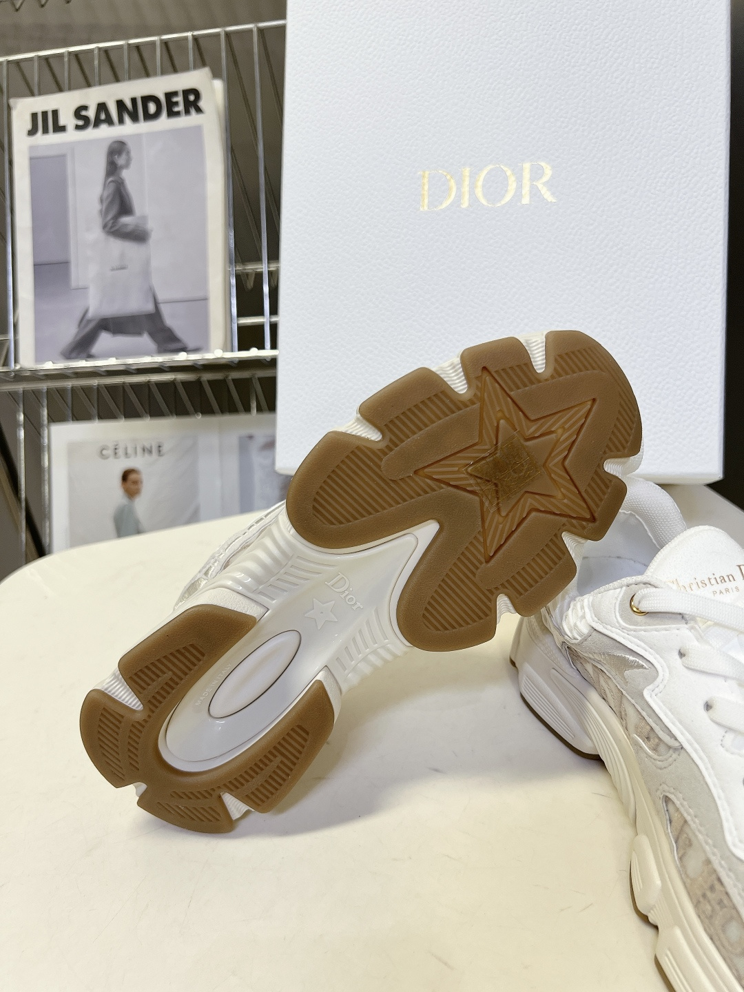 Dior迪奥春夏最新款Chrono系列运动鞋太古汇RMB9200购入开发 这款Dior chrono运动