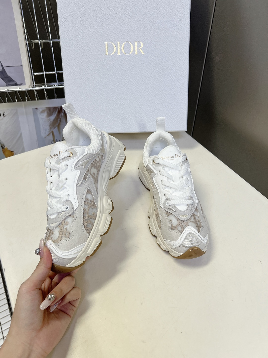 Dior迪奥春夏最新款Chrono系列运动鞋太古汇RMB9200购入开发 这款Dior chrono运动