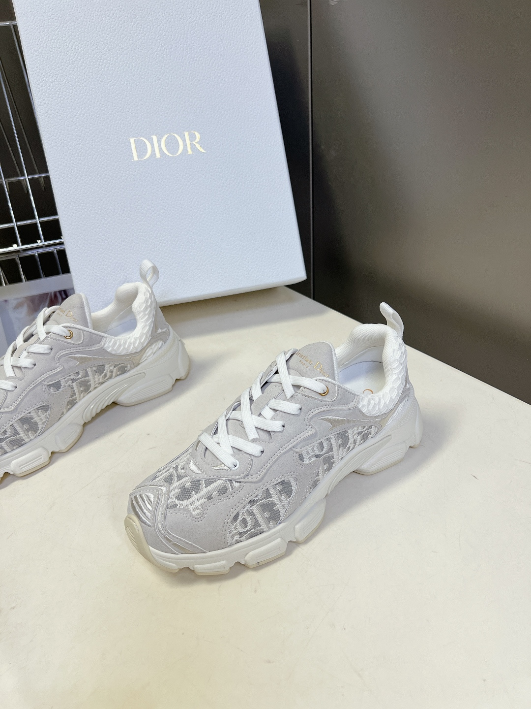 Dior迪奥春夏最新款Chrono系列运动鞋太古汇RMB9200购入开发 这款Dior chrono运动