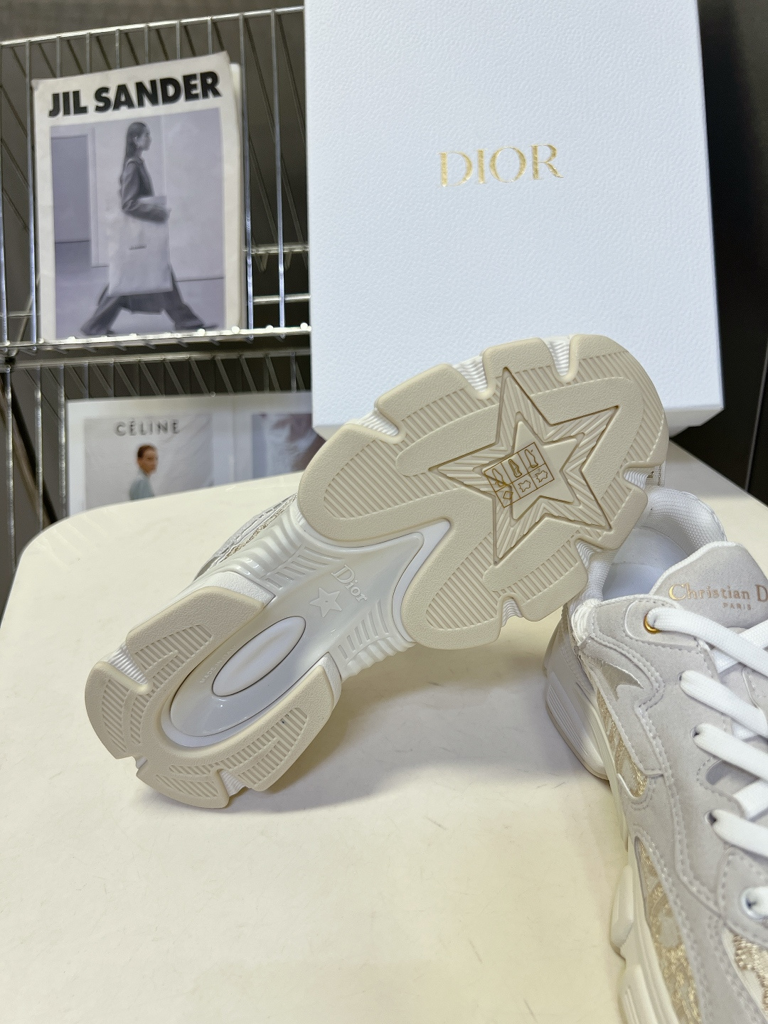 Dior迪奥春夏最新款Chrono系列运动鞋太古汇RMB9200购入开发 这款Dior chrono运动