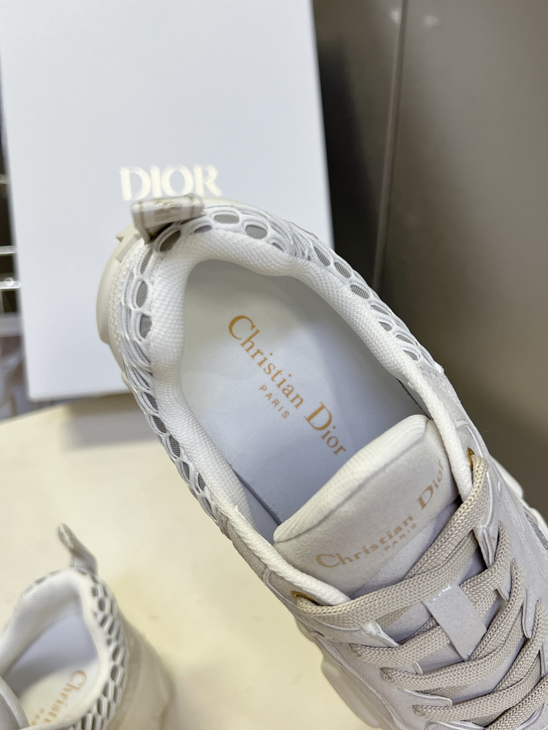 Dior迪奥春夏最新款Chrono系列运动鞋太古汇RMB9200购入开发 这款Dior chrono运动