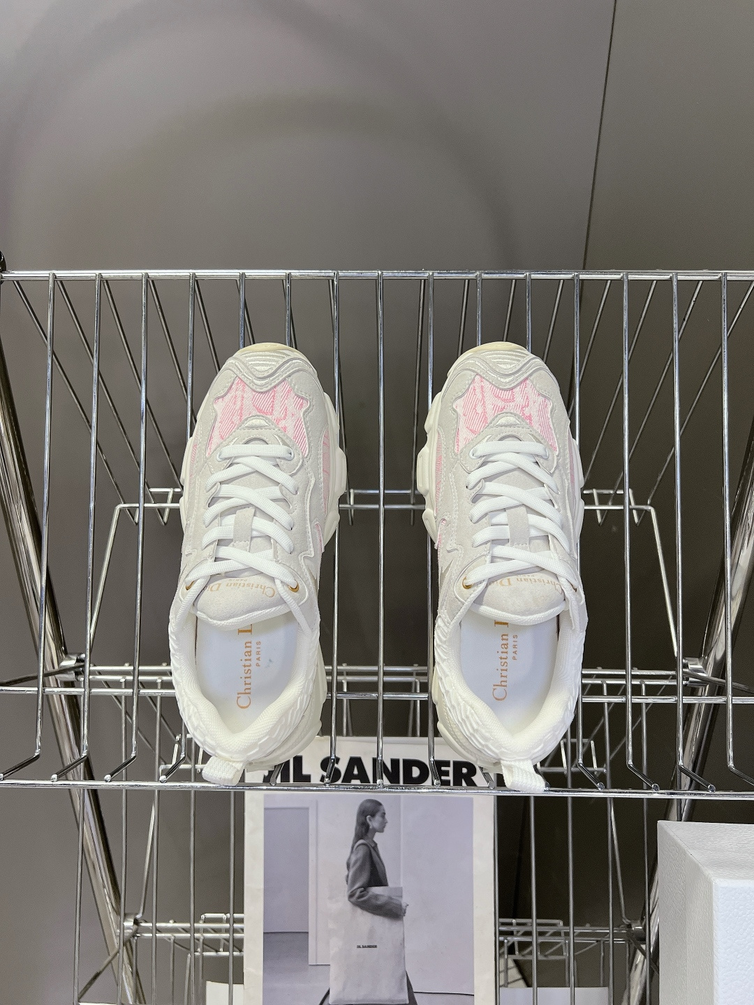 Dior迪奥春夏最新款Chrono系列运动鞋太古汇RMB9200购入开发 这款Dior chrono运动