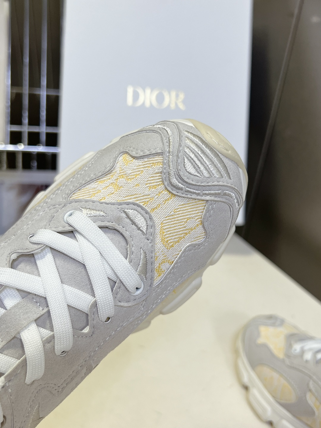 Dior迪奥春夏最新款Chrono系列运动鞋太古汇RMB9200购入开发 这款Dior chrono运动
