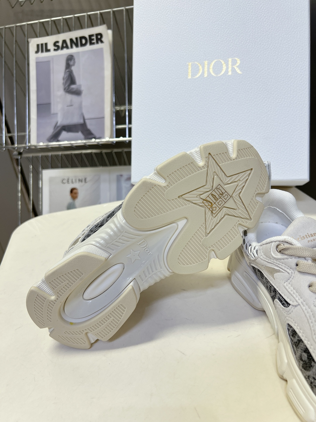 Dior迪奥春夏最新款Chrono系列运动鞋太古汇RMB9200购入开发 这款Dior chrono运动