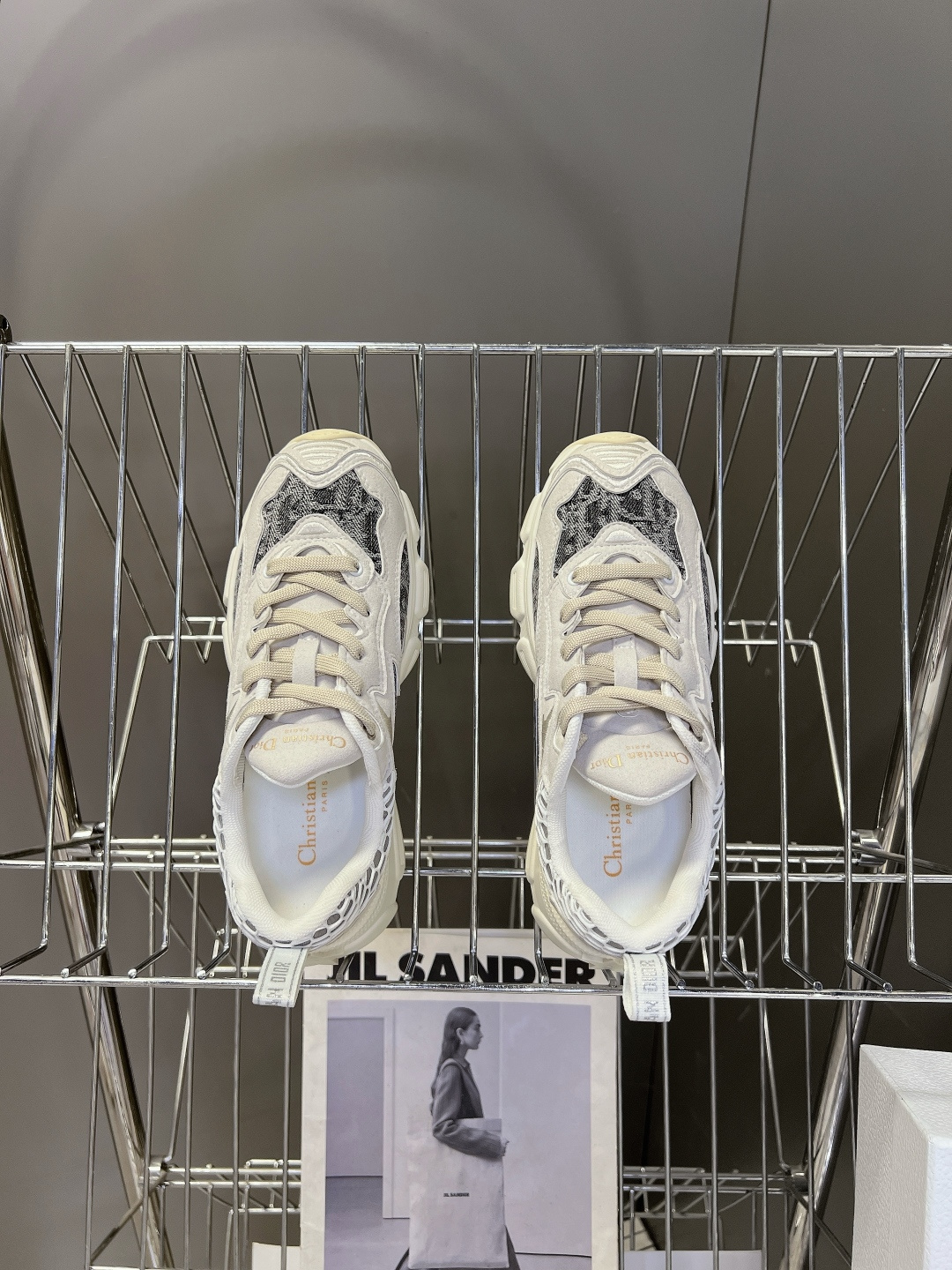 Dior迪奥春夏最新款Chrono系列运动鞋太古汇RMB9200购入开发 这款Dior chrono运动