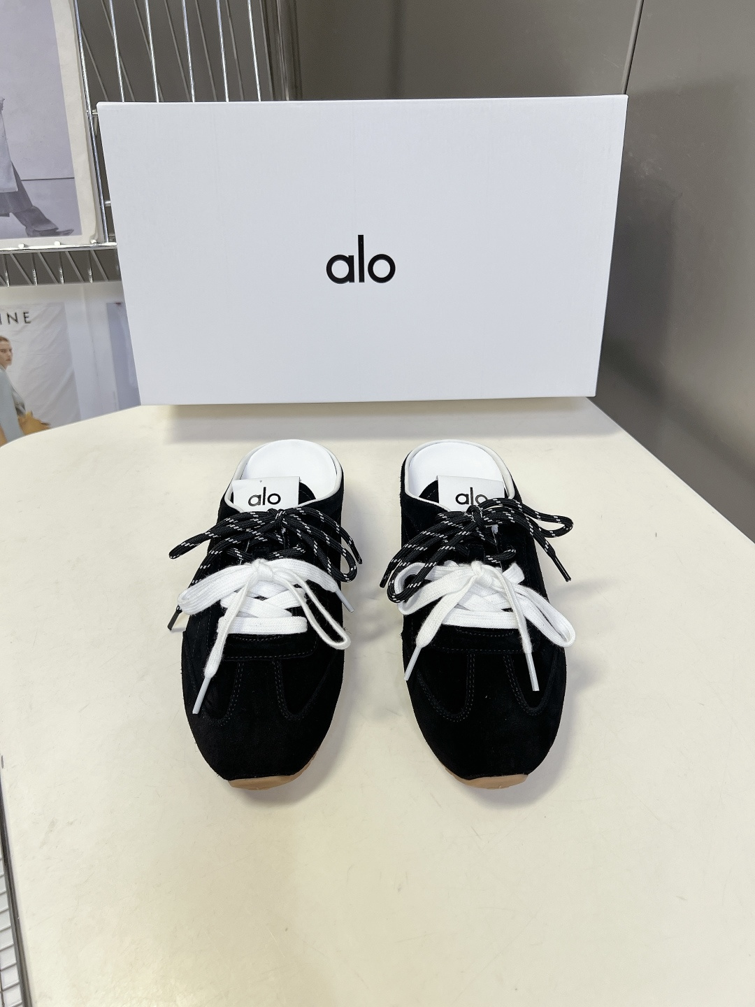 alo✖️Jisoo智秀最新联名款德训鞋 休闲鞋 美国瑜伽服品牌超火的alo 智秀Jisoo参与设计联名