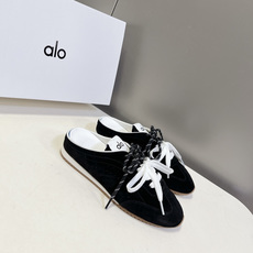 alo✖️Jisoo智秀最新联名款德训鞋 休闲鞋 美国瑜伽服品牌超火的alo 智秀Jisoo参与设计联名 alo✖️Jisoo智秀最新联名款德训鞋 休闲鞋 美国瑜伽服品牌超火的alo 智秀Jisoo参与设计联名