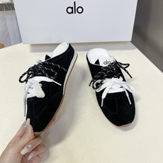 alo✖️Jisoo智秀最新联名款德训鞋 休闲鞋 美国瑜伽服品牌超火的alo 智秀Jisoo参与设计联名 alo✖️Jisoo智秀最新联名款德训鞋 休闲鞋 美国瑜伽服品牌超火的alo 智秀Jisoo参与设计联名