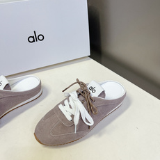 alo✖️Jisoo智秀最新联名款德训鞋 休闲鞋 美国瑜伽服品牌超火的alo 智秀Jisoo参与设计联名 alo✖️Jisoo智秀最新联名款德训鞋 休闲鞋 美国瑜伽服品牌超火的alo 智秀Jisoo参与设计联名