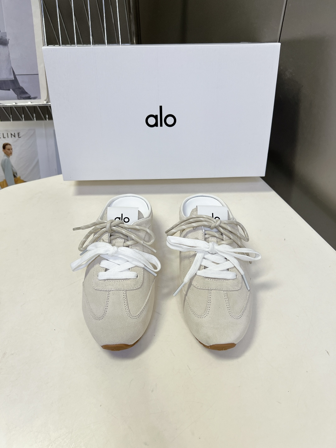 alo✖️Jisoo智秀最新联名款德训鞋 休闲鞋 美国瑜伽服品牌超火的alo 智秀Jisoo参与设计联名