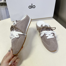 alo✖️Jisoo智秀最新联名款德训鞋 休闲鞋 美国瑜伽服品牌超火的alo 智秀Jisoo参与设计联名 alo✖️Jisoo智秀最新联名款德训鞋 休闲鞋 美国瑜伽服品牌超火的alo 智秀Jisoo参与设计联名