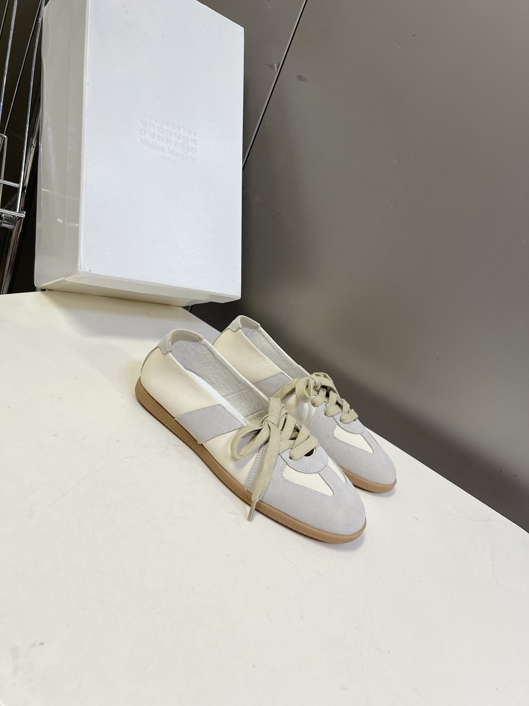 Maison Margiela Replica马吉拉浅口复古德训鞋超多明星网红种草 今年超火的“懒人版德