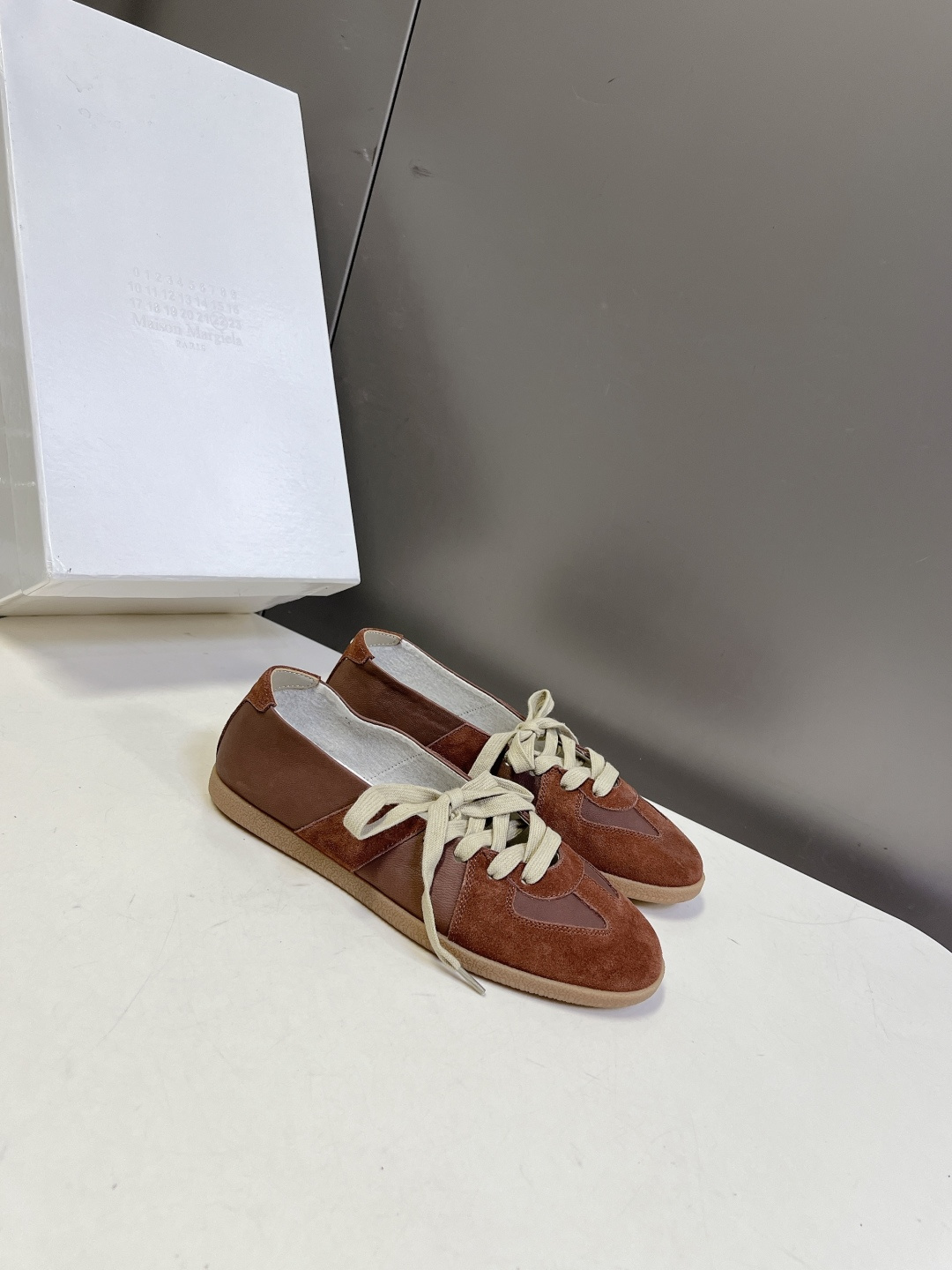 Maison Margiela Replica马吉拉浅口复古德训鞋超多明星网红种草 今年超火的“懒人版德