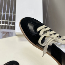 Maison Margiela Replica马吉拉浅口复古德训鞋超多明星网红种草 今年超火的“懒人版德 Maison Margiela Replica马吉拉浅口复古德训鞋超多明星网红种草 今年超火的“懒人版德