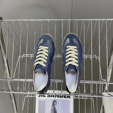 Maison Margiela Replica马吉拉春夏最新款德训鞋超多明星网红种草 这双鞋正是时尚圈经 Maison Margiela Replica马吉拉春夏最新款德训鞋超多明星网红种草 这双鞋正是时尚圈经